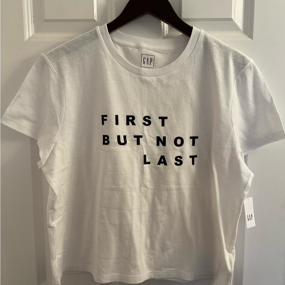 GAP International Women’s Day Shrunken T / Tee - NWT - Size XL - Picture 2 of 8